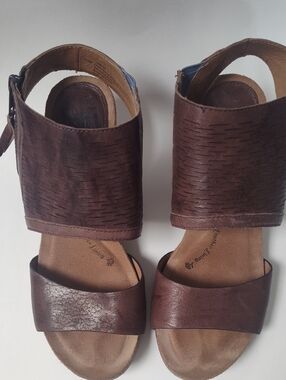 Sofft Brown Textured Leather Cuff Sandals with Ankle Strap